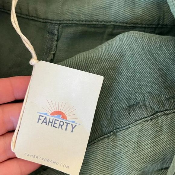 Faherty Arlie green front waist tie shorts - Picture 5 of 10